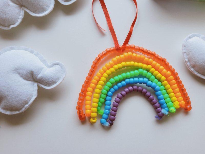Bead and pipe cleaner rainbow craft